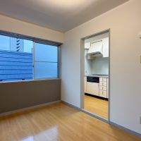 世田谷区駒沢の賃貸物件/キッチンはダイニング横のスペースにすっぽりと収まっています