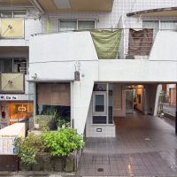 世田谷区駒沢の賃貸物件/1階にはカフェが入っています