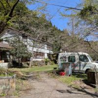 群馬県藤岡市三波川の売買物件/敷地の入り口側から。車での進入が可能です