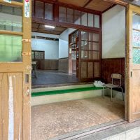 群馬県藤岡市三波川の売買物件/校舎の正面入口