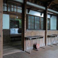 群馬県藤岡市三波川の売買物件/懐かしい机が残っています
