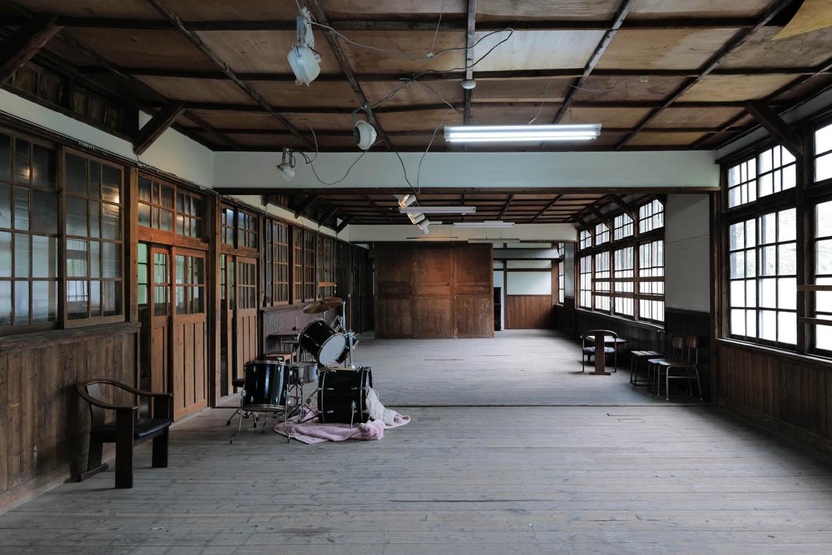 群馬県藤岡市三波川の売買物件/2階には教室をつなげた大部屋が