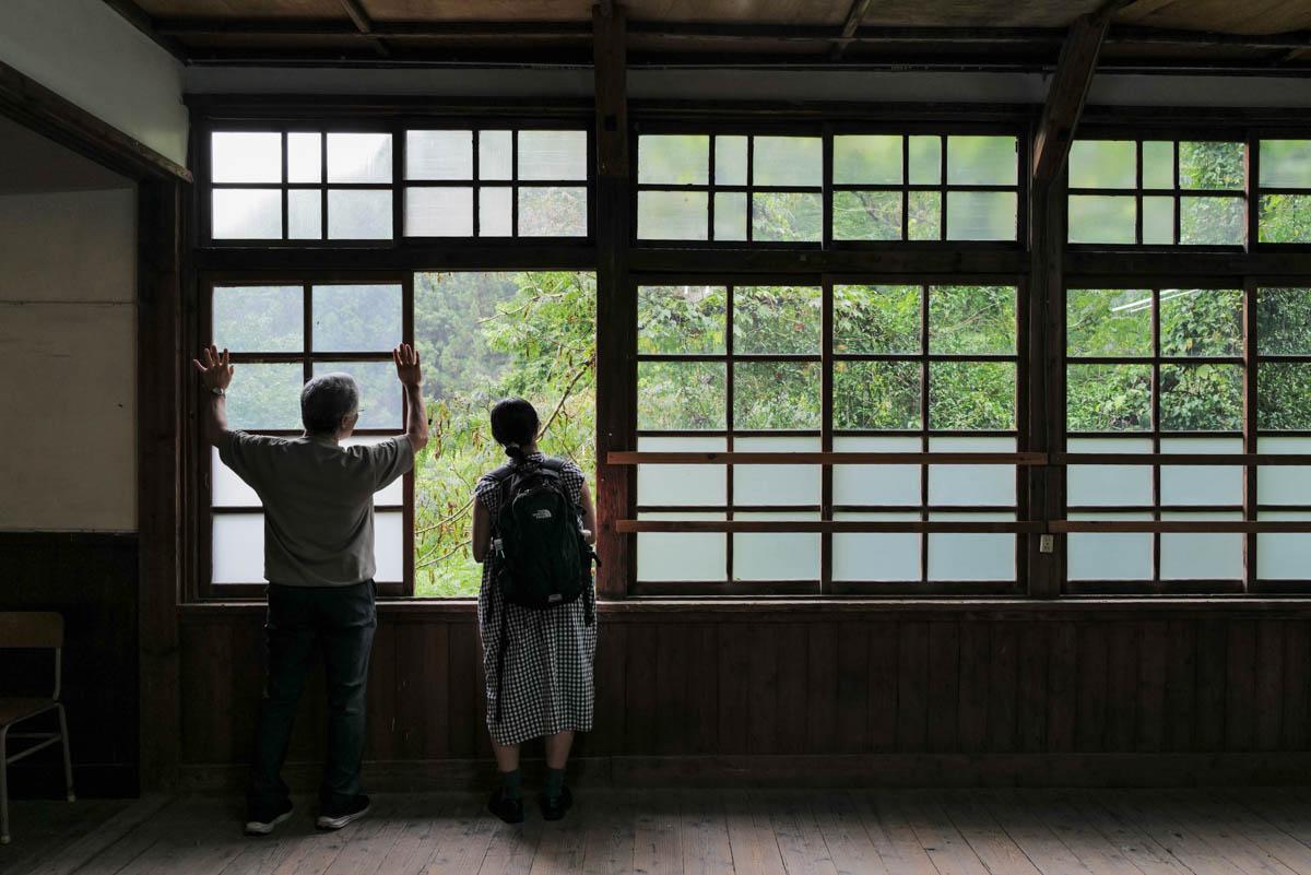 群馬県藤岡市三波川の売買物件/人が立つとこのスケール感。結構天井が高いです