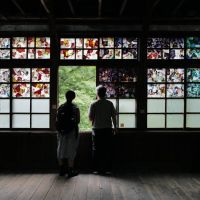 群馬県藤岡市三波川の売買物件/音楽室の窓はアートイベントの際にステンドグラスのようにデザインをしたようです