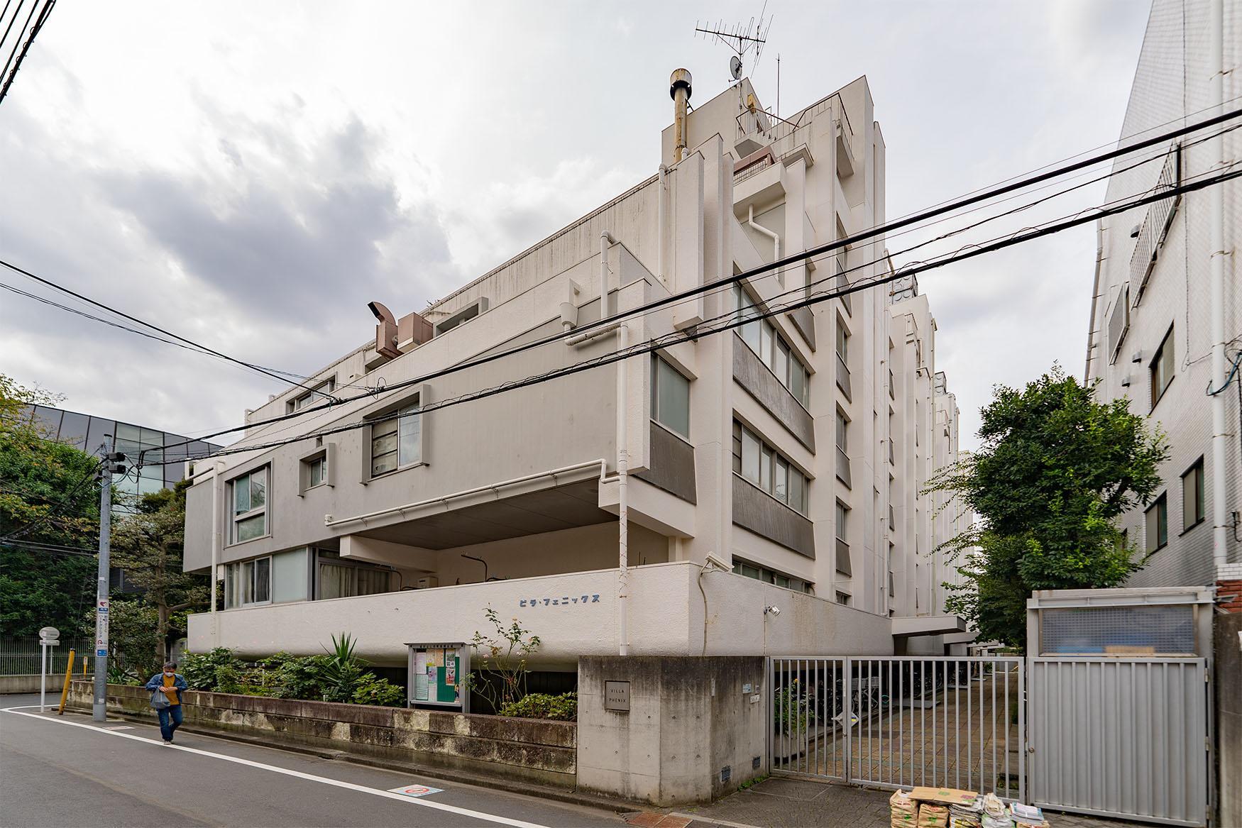 豊島区駒込の賃貸物件/マンションの入り口は北側の背面です