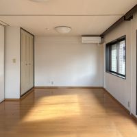 中野区中央の賃貸物件/室内別角度から。引き戸の使用は不可のためご注意を