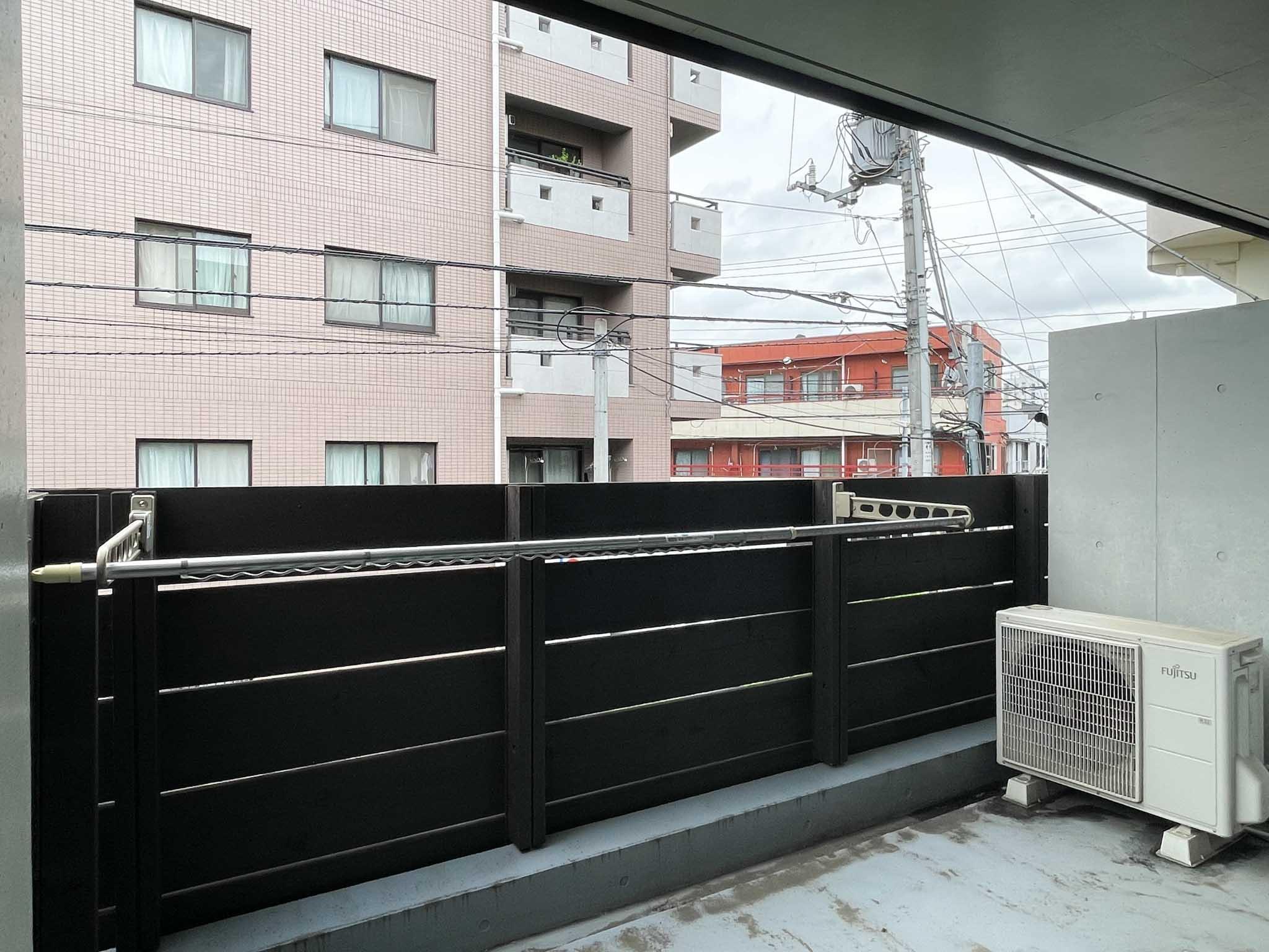 杉並区松ノ木の賃貸物件/少しゆとりのあるバルコニー
