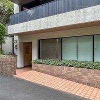 港区赤坂の賃貸物件/南部坂側のエントランス