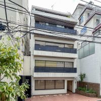 港区赤坂の賃貸物件/北側からみた外観。クセのない端正な佇まい