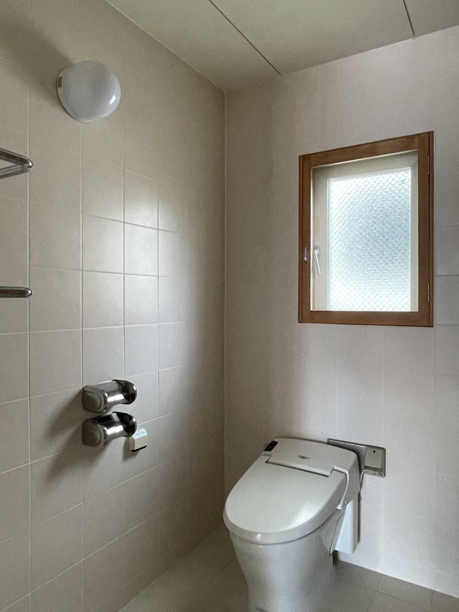 板橋区東新町の賃貸物件/トイレは風呂と同室です