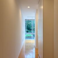 渋谷区元代々木町の賃貸物件/玄関から部屋を見る