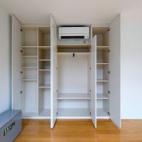 渋谷区元代々木町の賃貸物件/リビングの収納は、細かなものも分けやすそうなつくり
