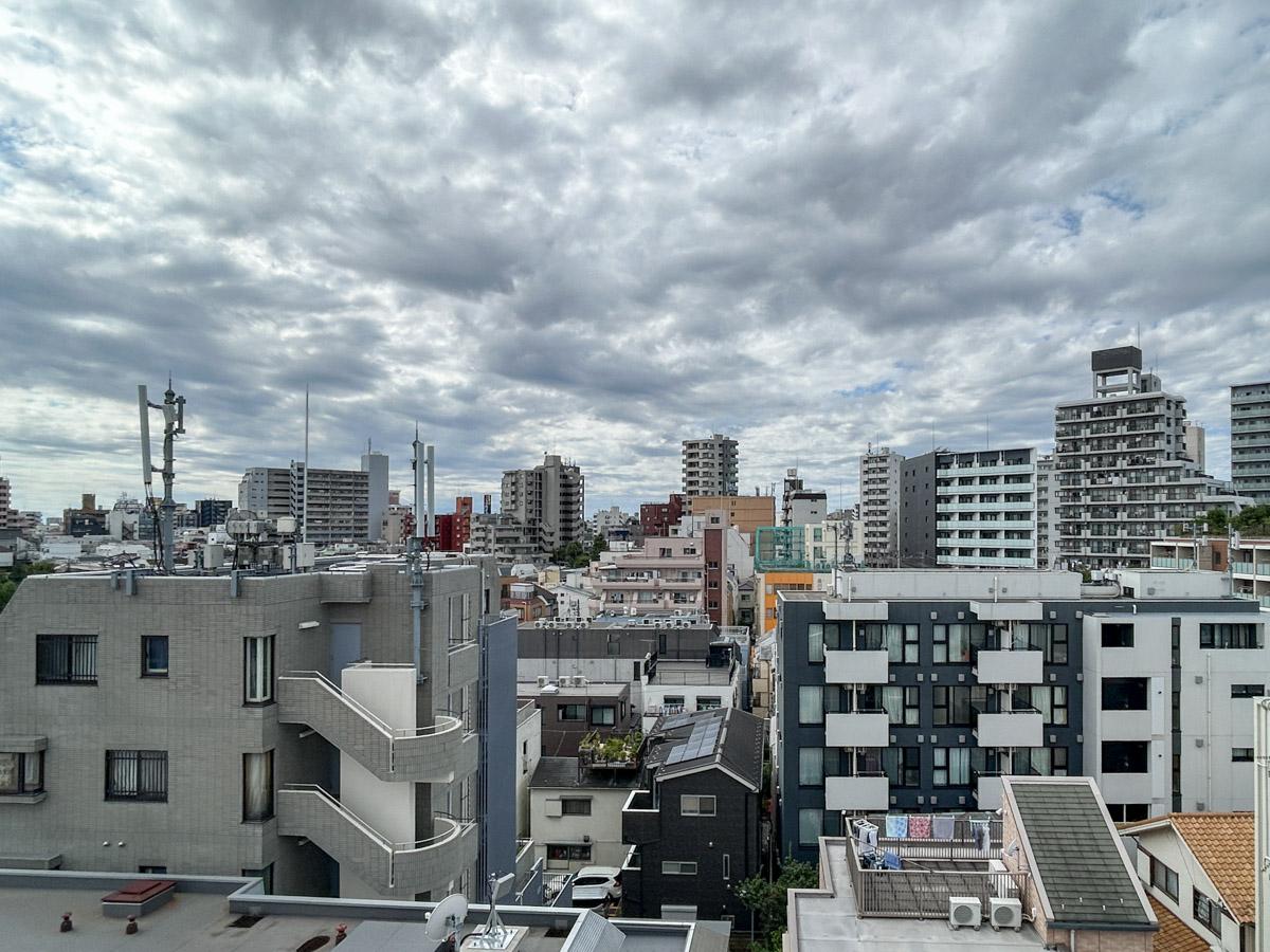品川区旗の台の賃貸物件/ベランダからの眺めは抜けていて開放感があります