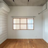 品川区旗の台の賃貸物件/洋室。L字型のハンガーパイプがついています