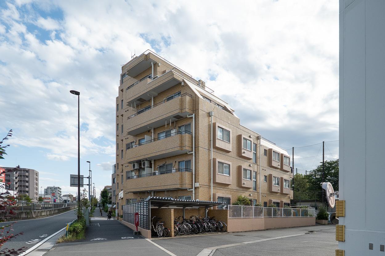 練馬区南田中の賃貸物件/外観。東側は交通量が多いです