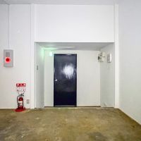 台東区蔵前の賃貸物件/2階入口を室内から見るとこんな感じです