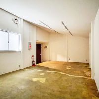 台東区蔵前の賃貸物件/照明を変えたり、天井を躯体現しにすると雰囲気は変わりそうです