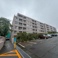 神奈川県横浜市旭区中希望が丘の売買物件/駐車場側から見た外観