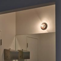 文京区春日の賃貸物件/照明も雰囲気のあるつくりです（photo: Akira Nakamura）