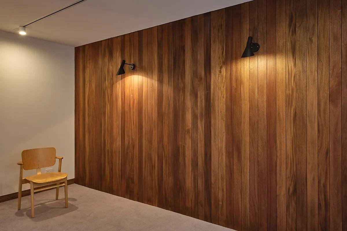 文京区春日の賃貸物件/照明をつけるとこのような雰囲気（photo: Akira Nakamura）