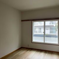 杉並区高円寺の賃貸物件/6.5畳洋室：北側なので日当たりは弱めです。エアコンもありません
