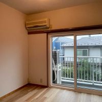 杉並区高円寺の賃貸物件/5畳洋室：リビングと同じく、少し緑が見える景色
