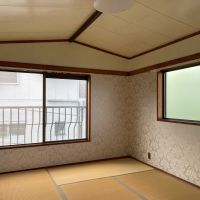 西東京市柳沢の賃貸物件/2F、和室：北側ですが2面に窓があって明るい
