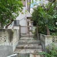 西東京市柳沢の賃貸物件/入り口の門にたどり着きます