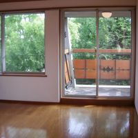 目黒区東が丘の賃貸物件/リビングからは竹林が見える区画※写真は隣部屋参考写真となります