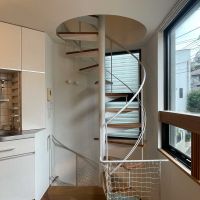 目黒区駒場の賃貸物件/2F：螺旋階段をさらに上って屋上へ上がります