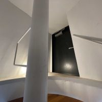 目黒区駒場の賃貸物件/頭を下げて、小さな扉を潜り抜けると...