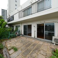 渋谷区富ヶ谷の売買物件/きれいに手入れされた庭。植物をたくさん育てたくなります