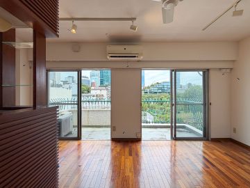 港区赤坂の賃貸物件/公園脇の小さな拠点