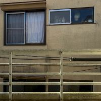 練馬区貫井の賃貸物件/窓先は向かいの建物と対面する形