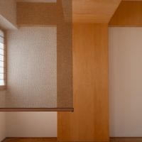 小金井市本町の賃貸物件/和の質感に似合うロールブラインドが備え付け