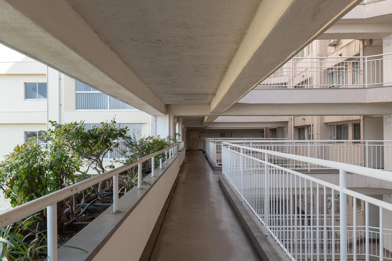 小金井市本町の賃貸物件/共用廊下も良い雰囲気