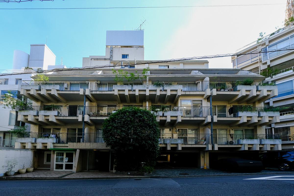渋谷区神宮前の賃貸物件/カクカクとした、良い外観