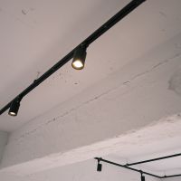 渋谷区神宮前の賃貸物件/ゴツゴツとコンクリートむき出しの天井