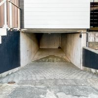 世田谷区梅丘の賃貸物件/ガレージ。高さは1.5mほどのためご注意を