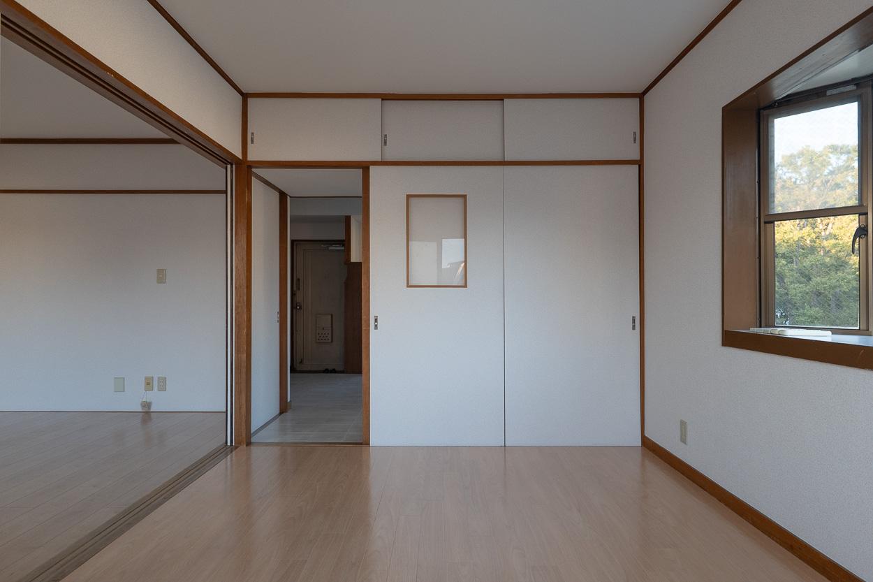 世田谷区駒沢の賃貸物件/6畳の洋室はふたつ連なります