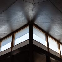 杉並区荻窪の賃貸物件/窓のデザインが何ともかっこいい