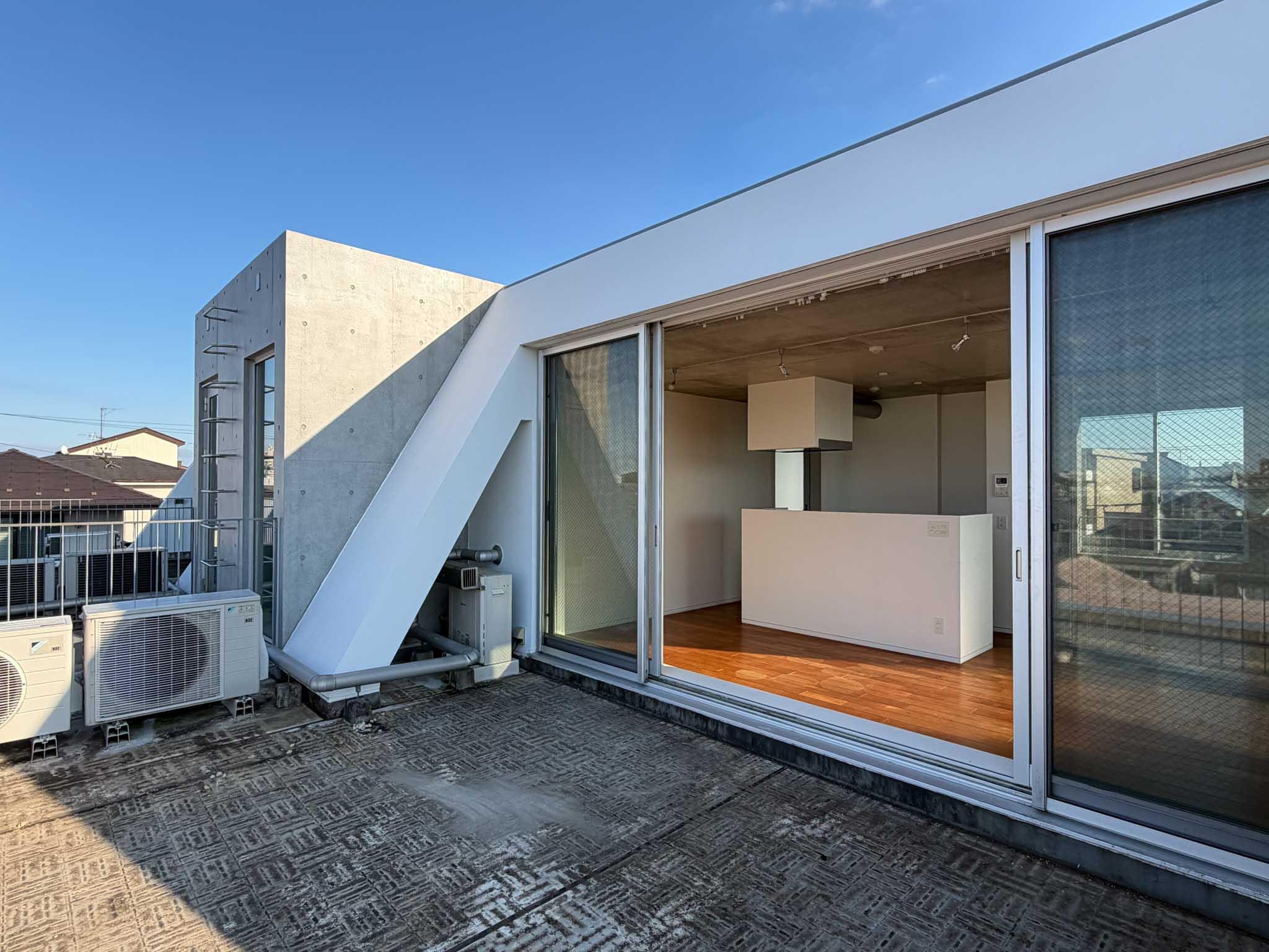 世田谷区奥沢の賃貸物件/部屋とバルコニーが1つに繋がっているような開放感