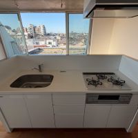 世田谷区奥沢の賃貸物件/3口ガスコンロにグリル付きのキッチン