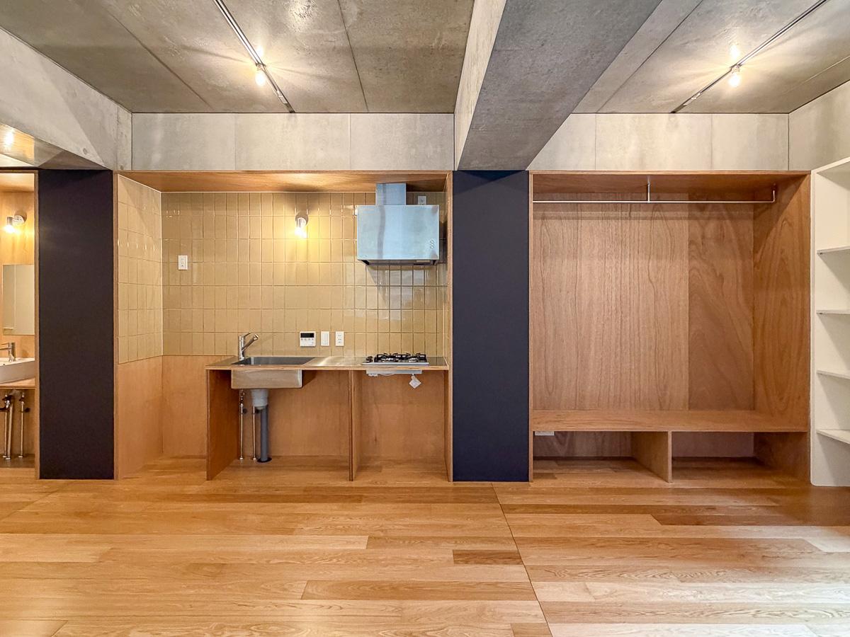 文京区湯島の賃貸物件/考え抜かれた設備配置と造作家具のおかげで、暮らしのイメージが湧きやすいかと思います