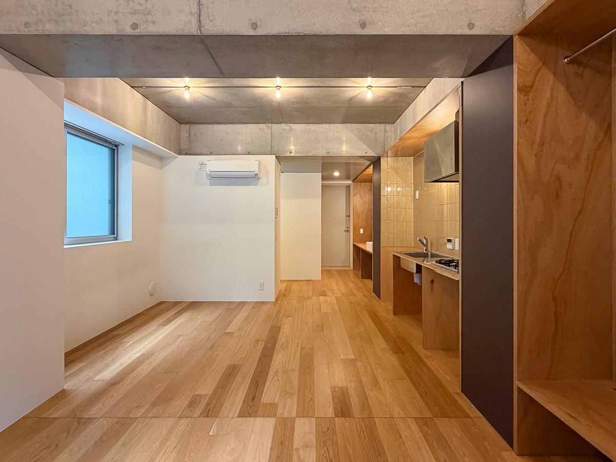文京区湯島の賃貸物件/部屋の奥から玄関側を見る
