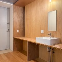 文京区湯島の賃貸物件/部屋に入ってすぐのところに洗面台があります