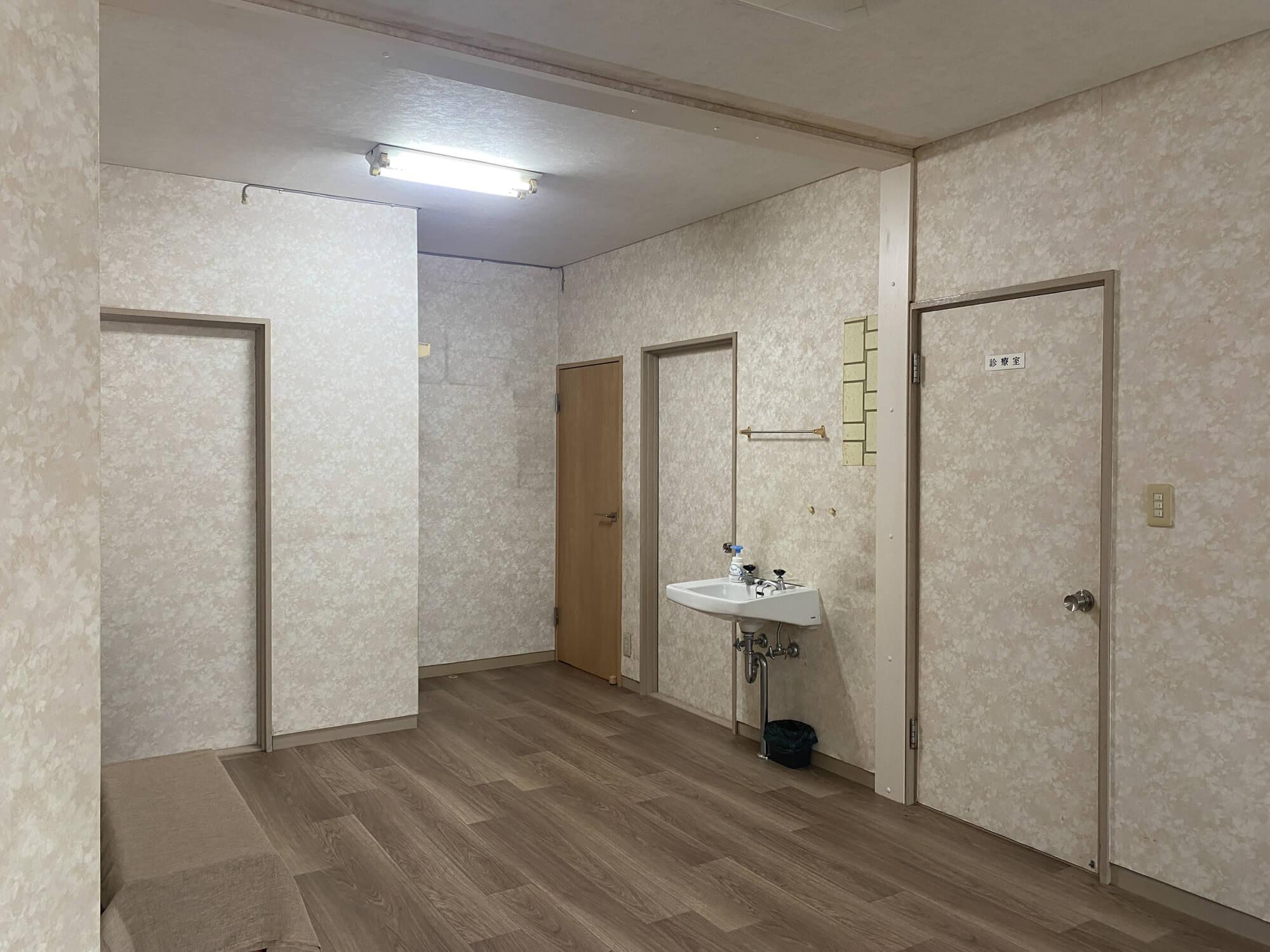 神奈川県横浜市金沢区寺前の賃貸物件/現状の写真：医院側の内装