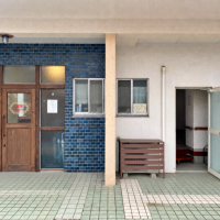 神奈川県横浜市金沢区寺前の賃貸物件/現状の写真：木材などで少し加工されている