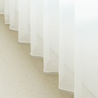渋谷区恵比寿西の売買物件/床はマーモリウムという天然素材のシート。マーブル柄のような可愛らしい印象です