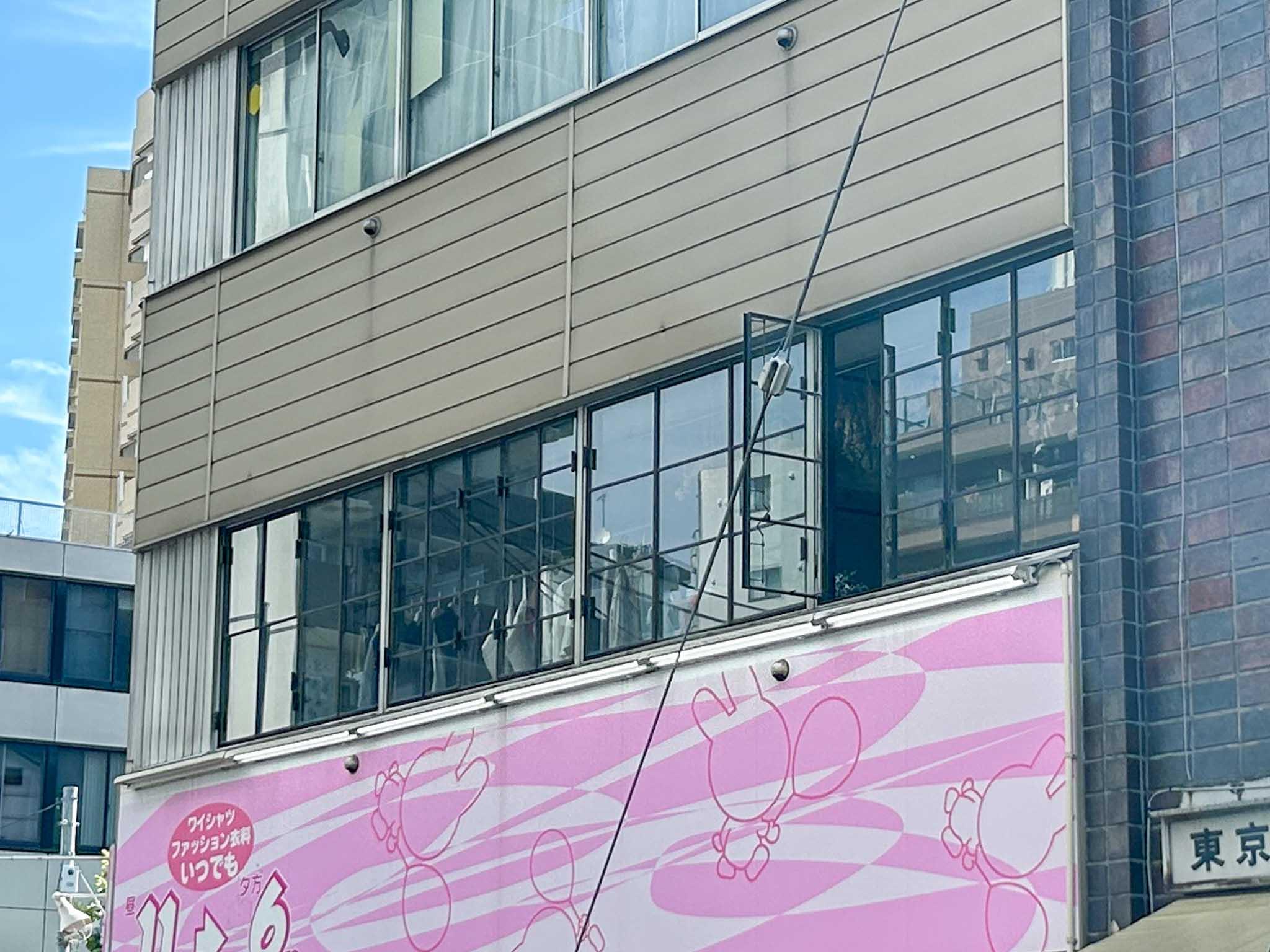 台東区蔵前の賃貸物件/今回募集する2階を外から。室内はセンス良く改装して使われている